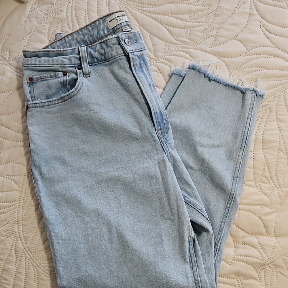 Abercrombie Curve Love High Rise Mom Jean